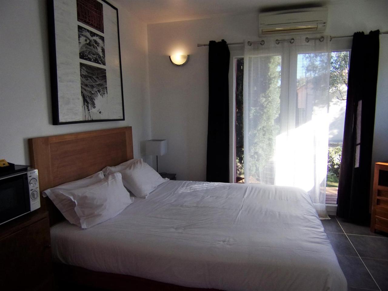 Domaine le Milos Appart'Hotel Castries Exterior foto